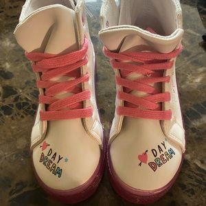 Unicorn sneakers for toddler girls I have a size 13 and 1